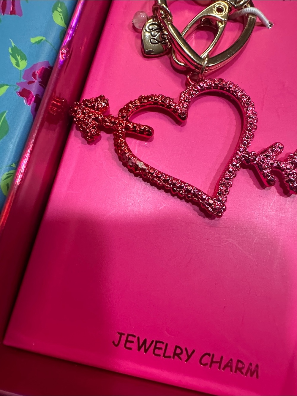Betsey Johnson Gold & Pink Glitter Heart Arrow Keychain Charm - Picture 4 of 4